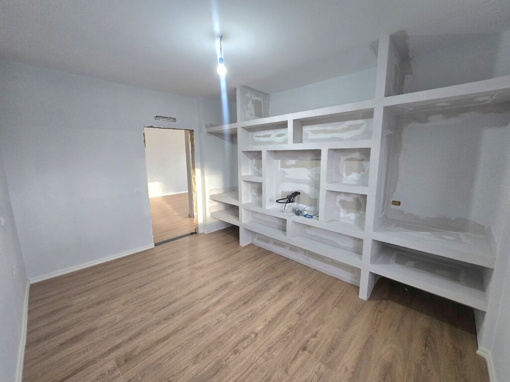 Apartament 2+1+2+Ballkon ne Shitje Ne Fresk, Prane Restorant Deliu