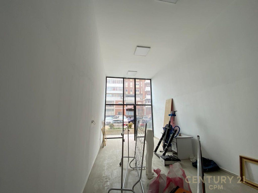 Business premises for rent – Paris Commune, near the Dinamo Complex