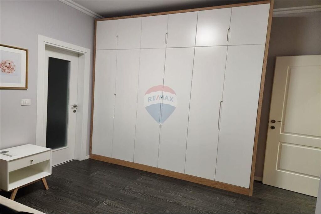 For Rent Apartment 2+1+2 + parking space for rent on Artan Lenja street, near the Construction Engineering!