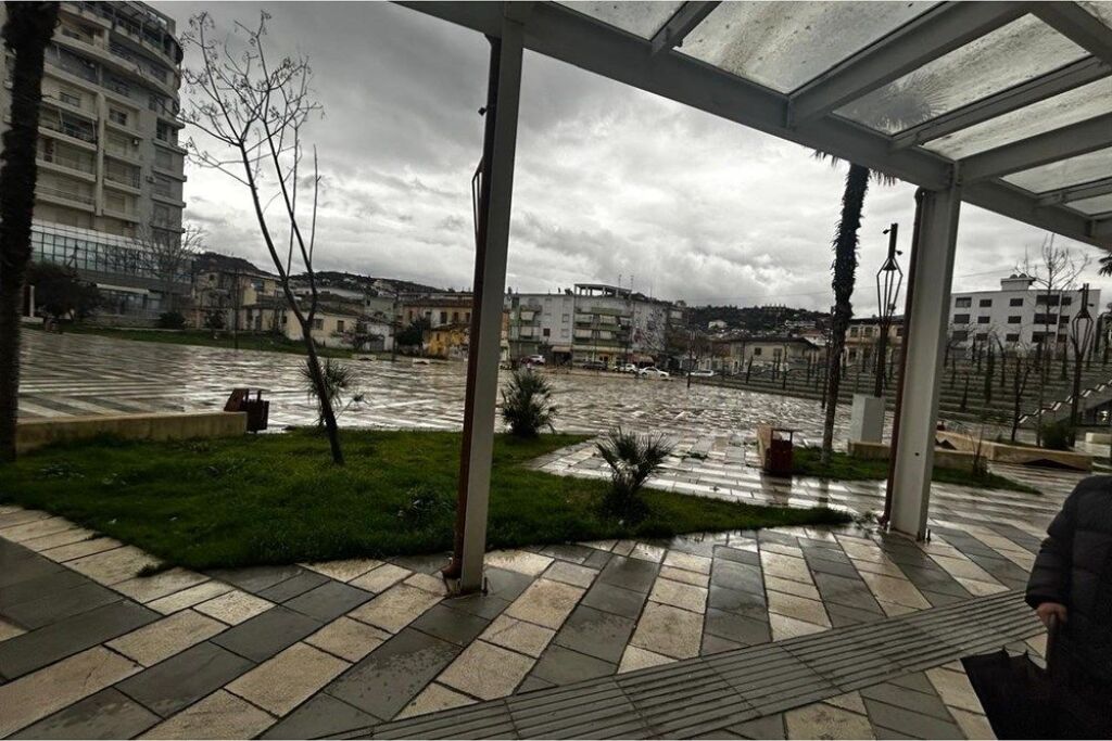 Shop for Rent – Near Municipality, Ali Demi Street, Vlora