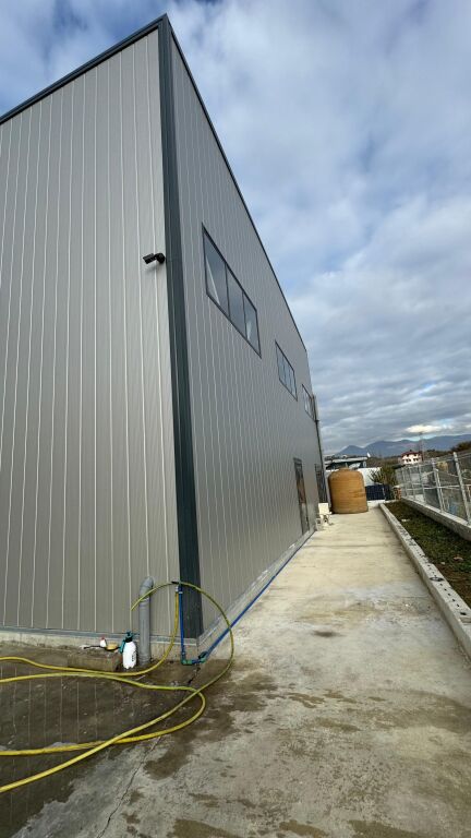 WAREHOUSE FOR SALE IN PRUSH