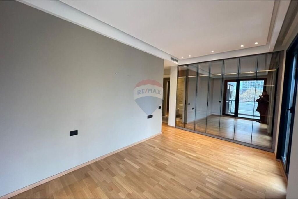 Apartament 3+1+2 luksoz tek Ambasada Amerikane.