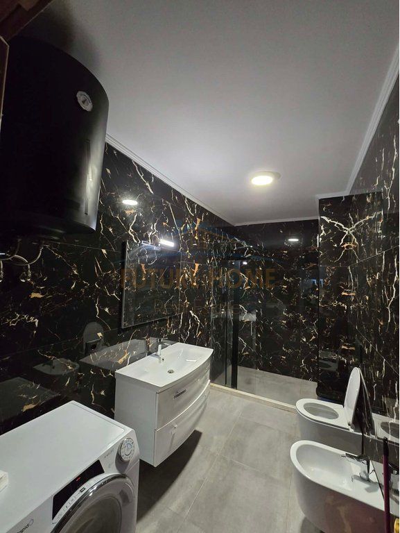 Qera, Apartament 3+1+2, Komuna e Pari