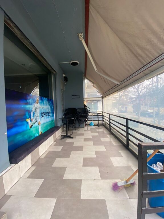 Laprake , Lokal per shitje prane Spitalit Ushtarak