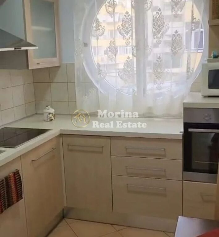 Rent | Apartment 2 + 1 | Paris Commune | 650 €/month