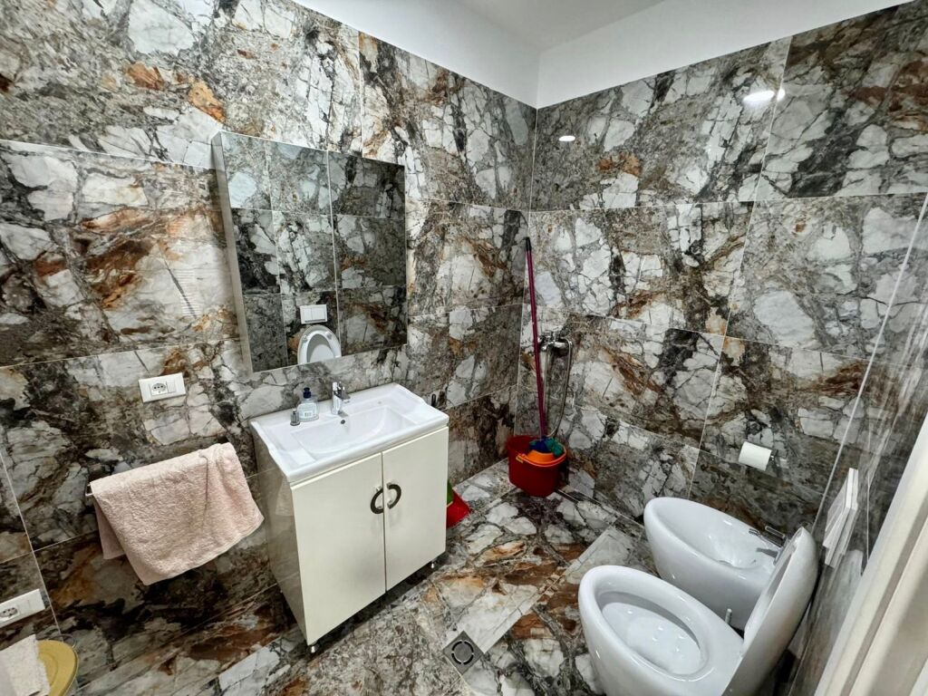 📣 QERA Ambient Per Zyra 📍 Komuna Parisit, Kompleksi "Kika 2" ✨