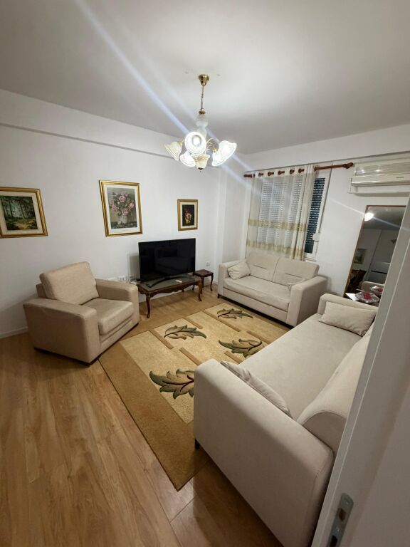 Ish - Parku Jepet Apartament 2+1+2 Me Qera