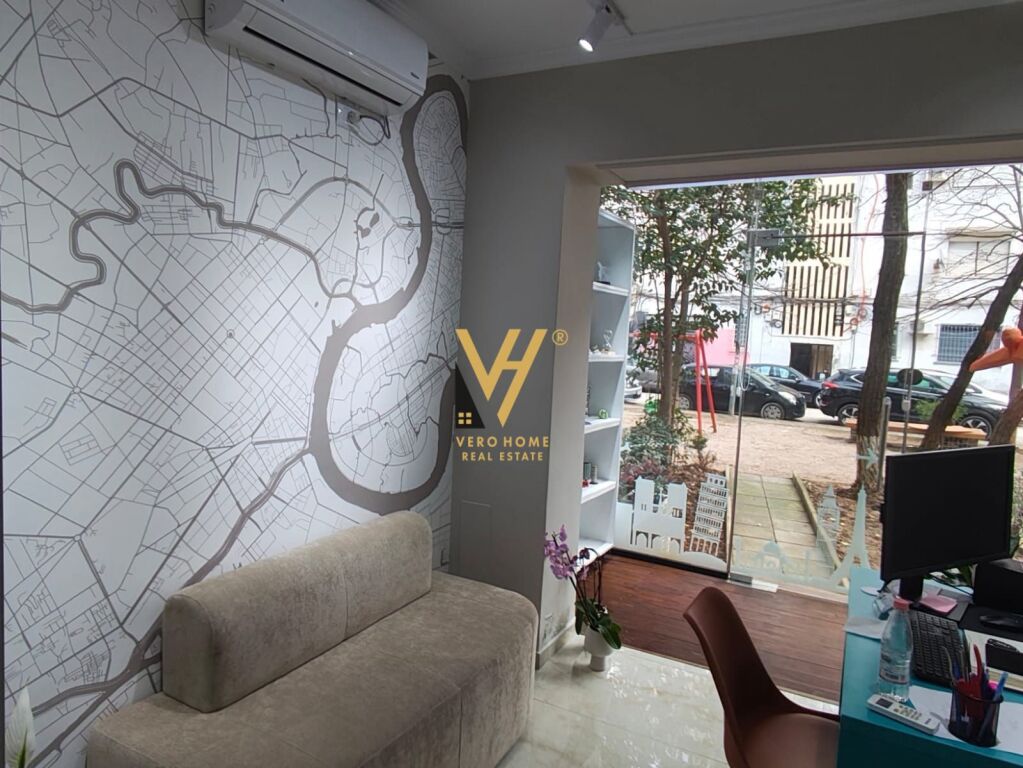 UFFICIO 16 M2 IN AFFITTO A MYSLYM SHYRI 37.000 LEKE