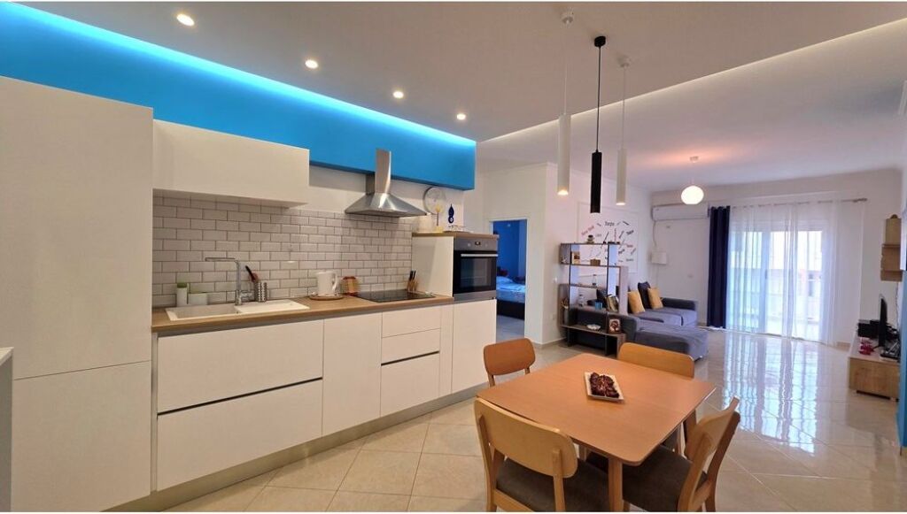 Apartament Premium 2+1 me Qera Afatgjatë – Lungomare, Vlorë