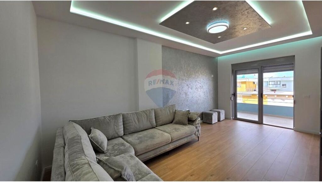 Apartament 2+1+2 në Shitje – Lungomare, Vlorë