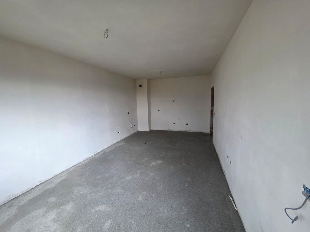 Shitet Apartament 2+1 Ne Paskuqan