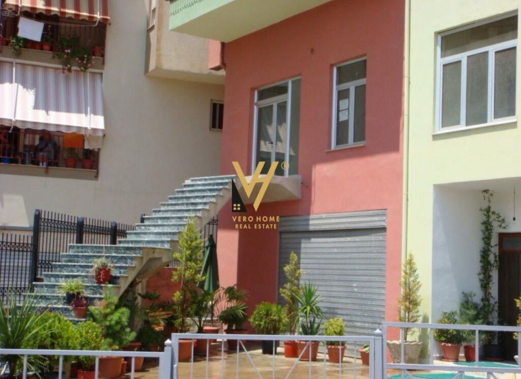 JEPET AMBIENT BIZNESI 110 M2 ME QIRA NE FRESK 400 EURO