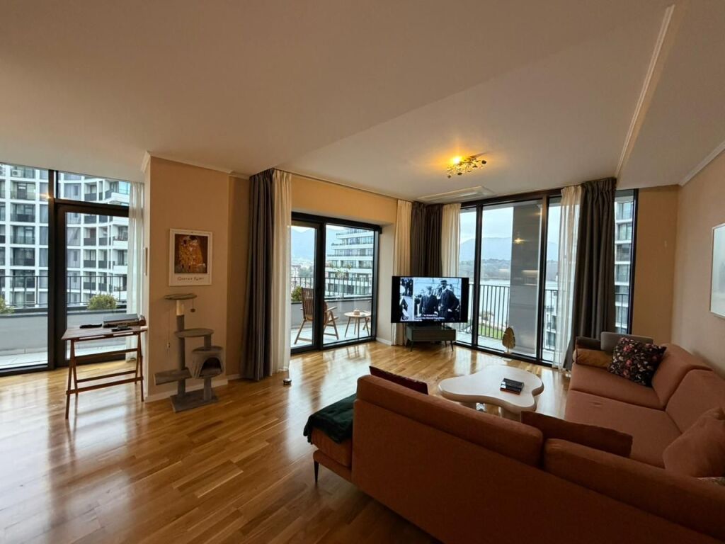 Apartament 2+1+Parking per qira tek Lake View Residence tek Liqeni Artificial.