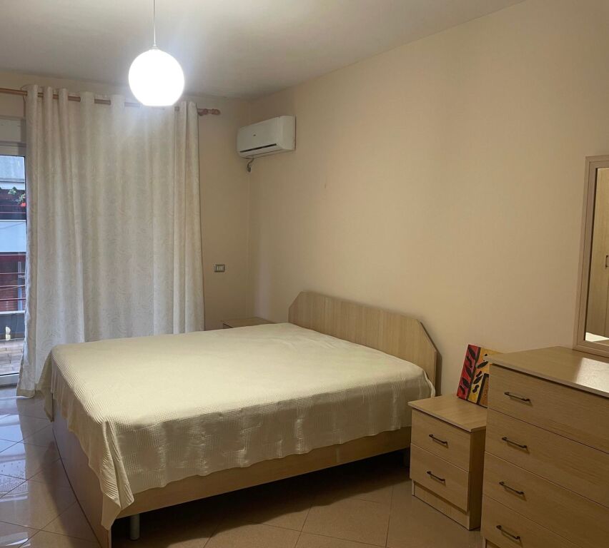 APARTAMENT ME QERA 2+1+2 LIQENI THATE 80.000 LEKE