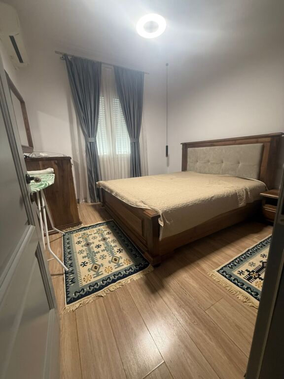 Rruga Durrësit Jepet Apartament 2+1 Me Qera