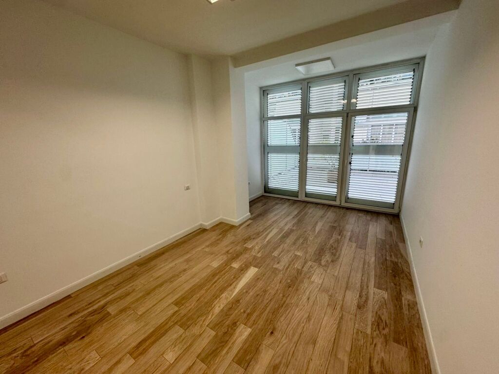 📣 QERA Ambient Per Zyra 📍 Komuna Parisit, Kompleksi "Kika 2" ✨