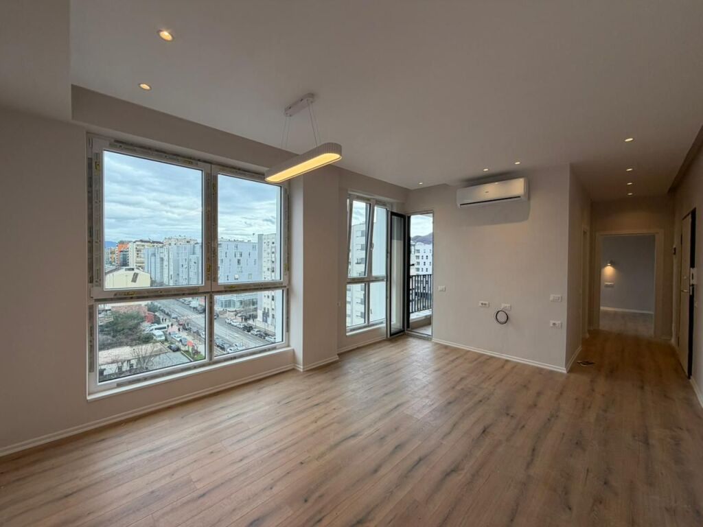 Apartament 1+1 per qira tek Komuna e Parisit.