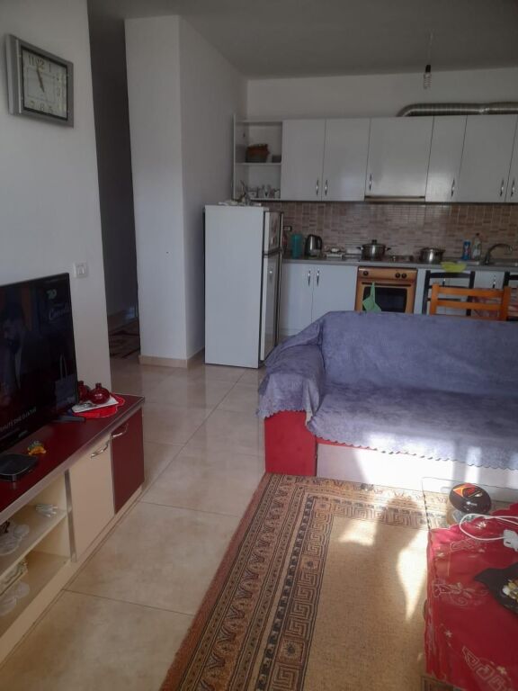 Apartament me qira 2+1 në Kamëz!