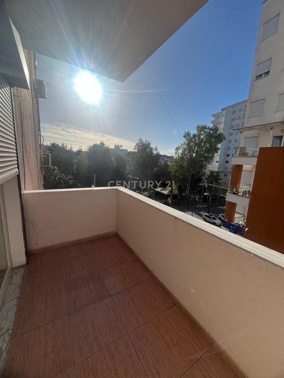 Apartament 2+2 Me Qira në Plazh, Durrës !