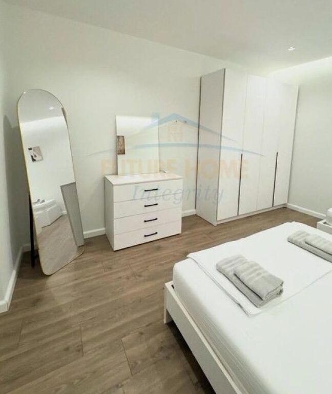 Shitet, Apartament 1+1, Vasil Shanto, Tiranë.