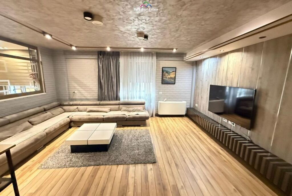 Appartamento in affitto 2+1 a Myslym Shyr (ID B220141) Tirana