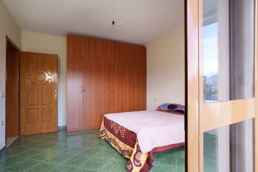 Shitet Penthouse Apartament -160 m²