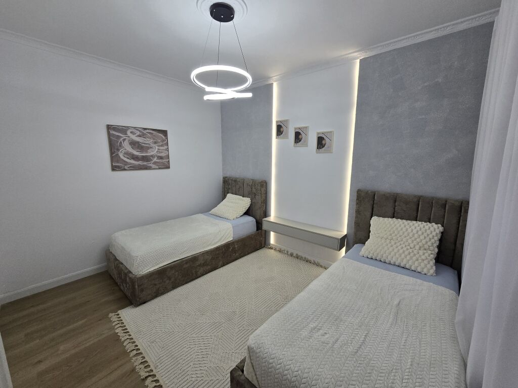 Appartamento 2+1+2+Balcone in Vendita vicino alla Circonvallazione, Astir