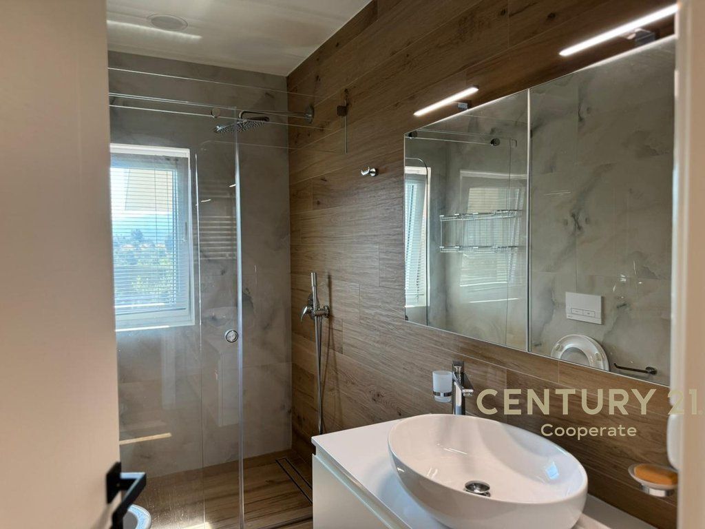 Luxury villa for rent at Long Hill Residence