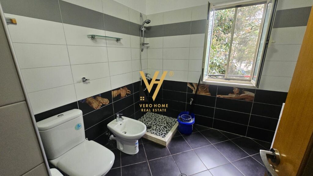 JEPET APARTAMENT 2+1+BLK ME QIRA TE RR.SOTIR PECI 70.000 LEKE