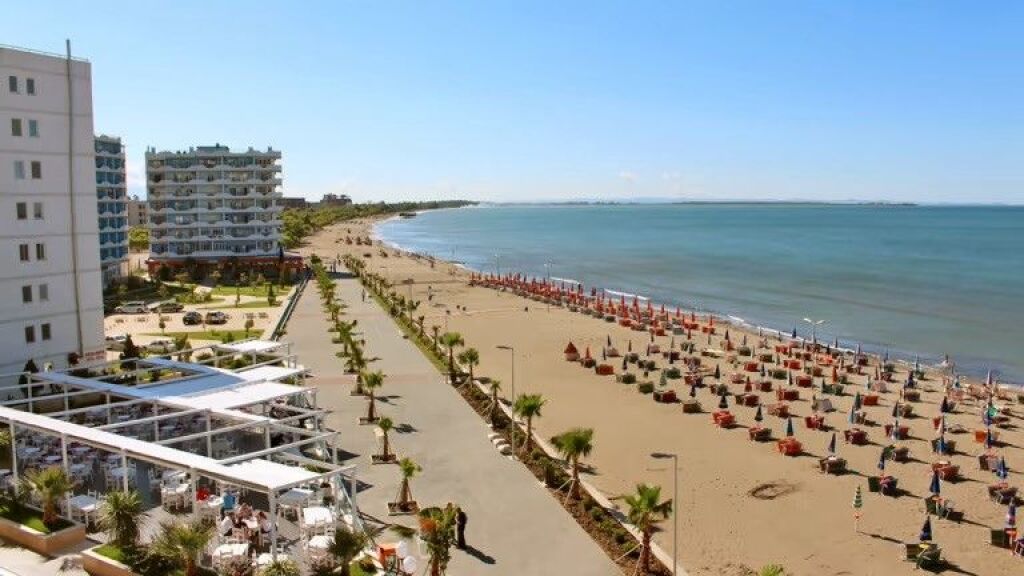 Very beautiful holiday apartment, fully furnished in Shëngjin near the sea