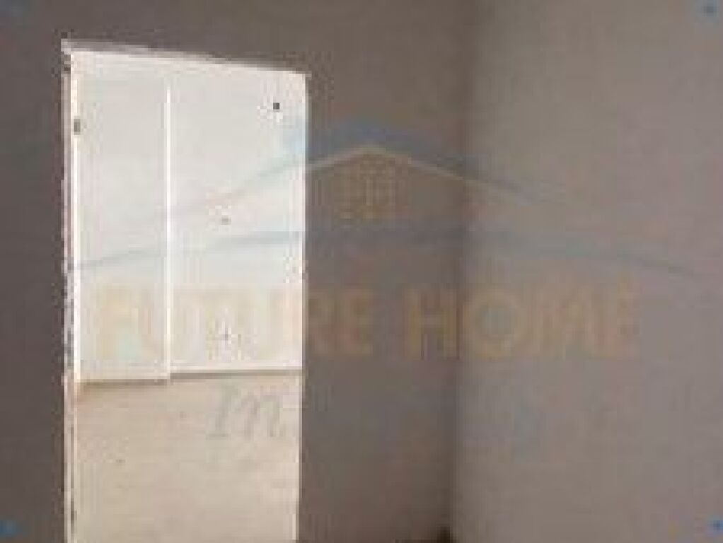 Shitet, Apartament 1+1, Rruga Jordan Misja, Tiranë.