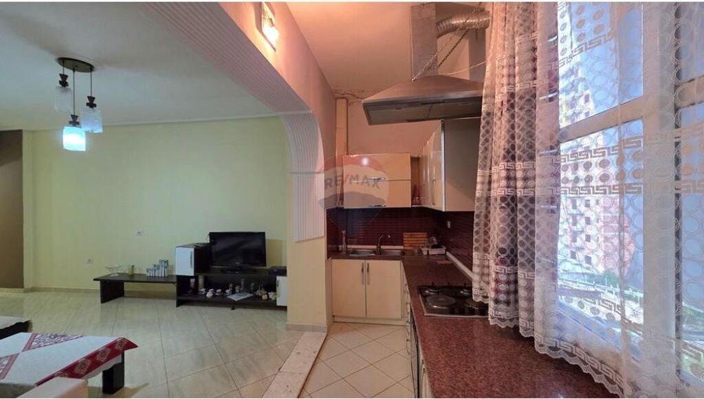 🏡 APARTAMENT 1+1 PËR SHITJE – TEK KISHA ORTODOKSE, VLORË