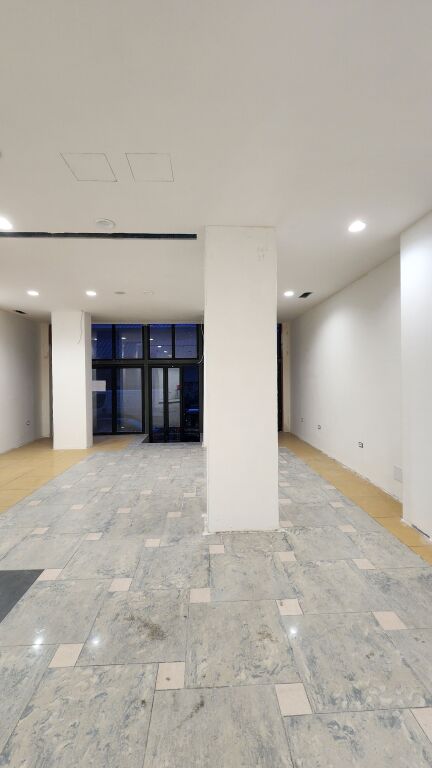 Locale commerciale in affitto nel Centro