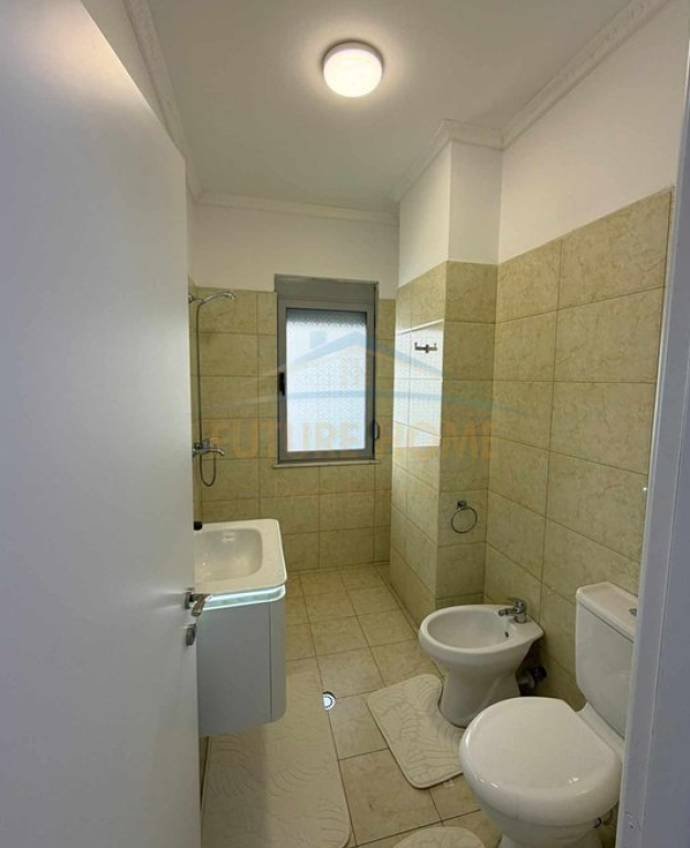 Vendesi in vendita, Appartamento 2+1+2 Unaza e Re, Tirana