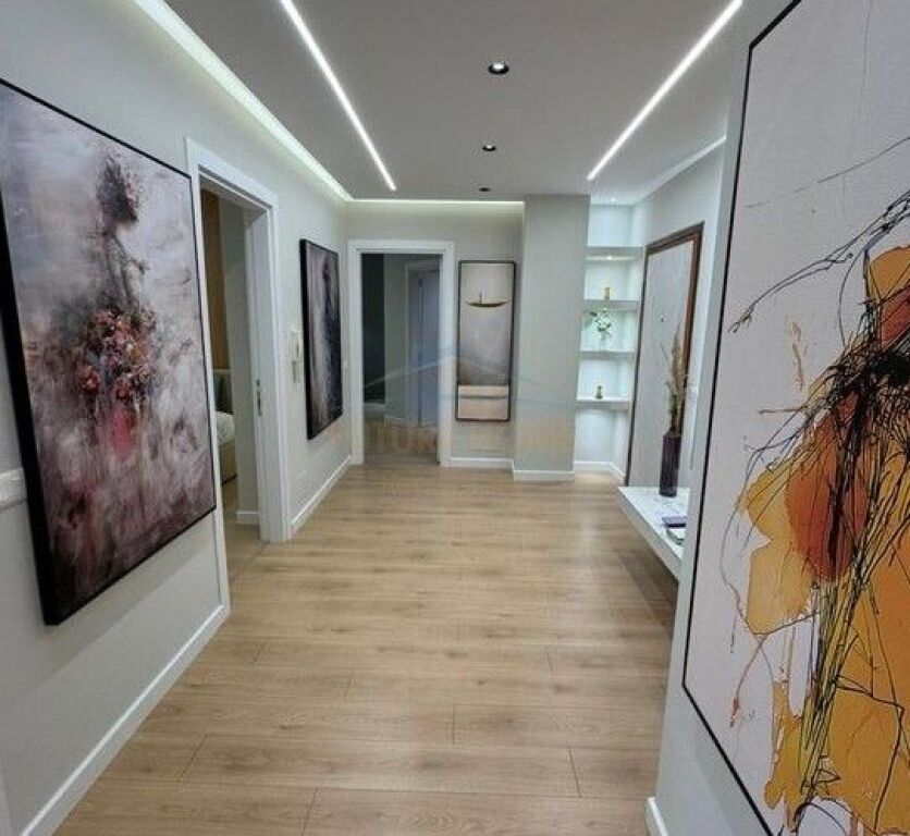 In vendita, Appartamento 2+1+2, Zogu i Zi, Tirane.