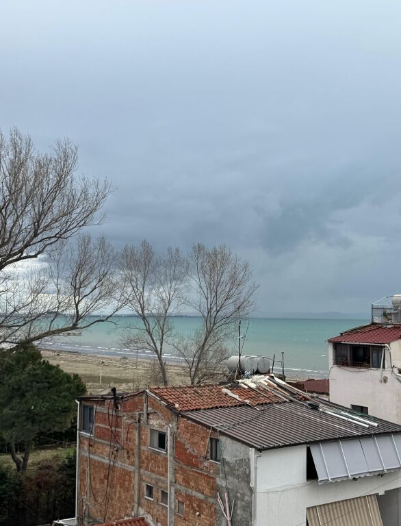 Shitet Apartament 1+1