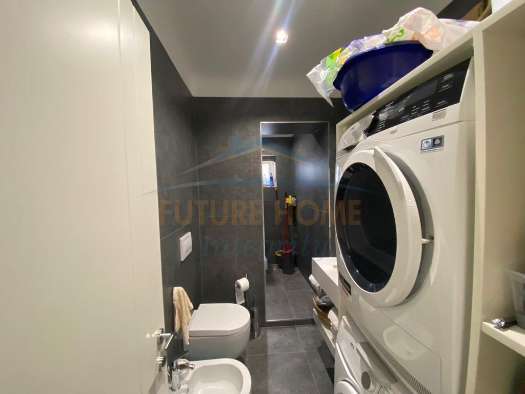 Shitet, Apartament 1+1, Vasil Shanto, Tiranë.