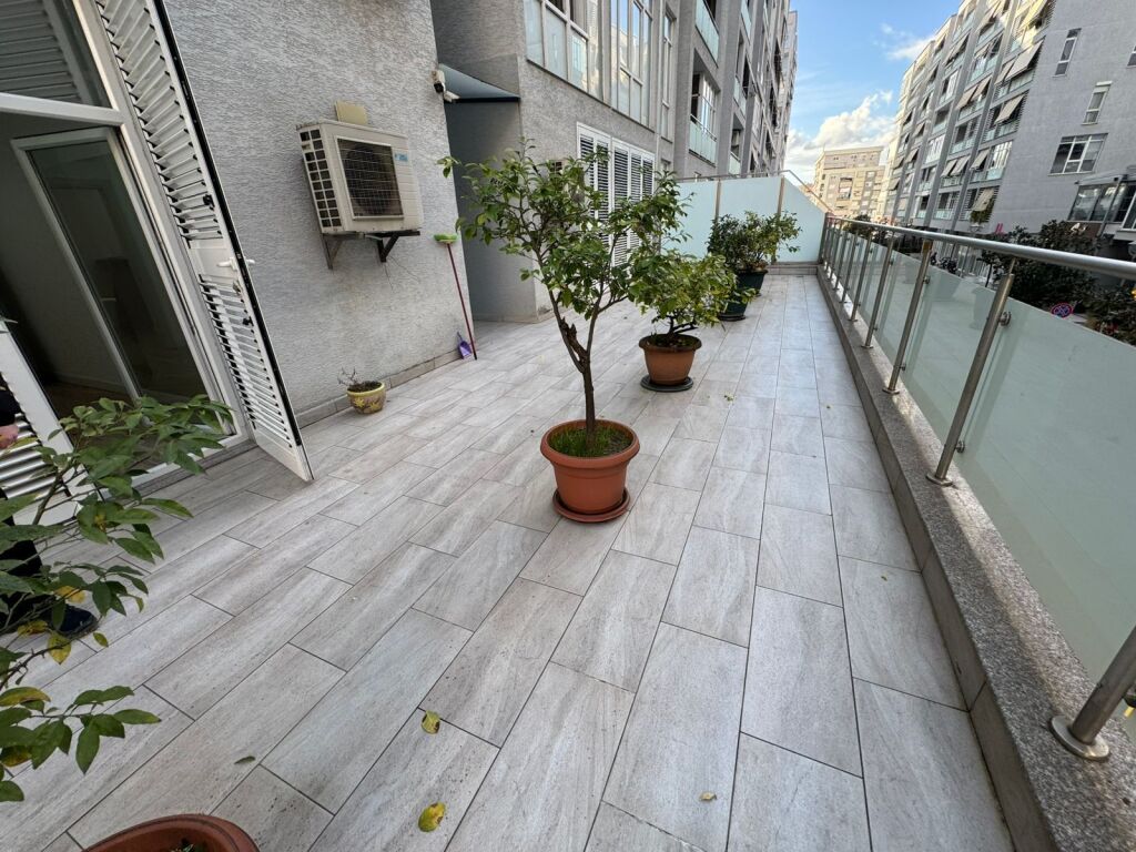 📣 QERA Ambient Per Zyra 📍 Komuna Parisit, Kompleksi "Kika 2" ✨