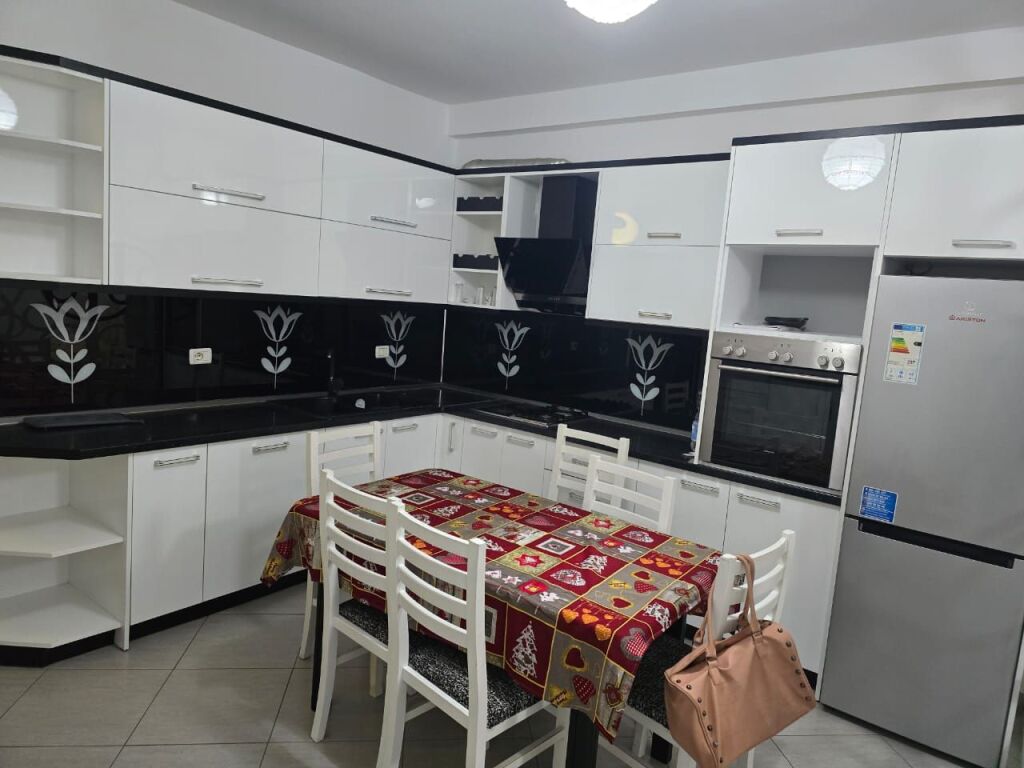 JEPET ME QIRA GARSONIERE – RRUGA CAJUPI,VLORE!!