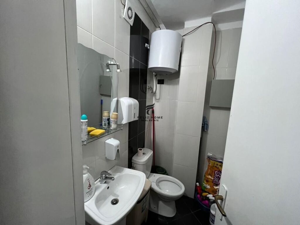 ZYRE ME QERA 75 M2 PAZARI RI 1100 EURO