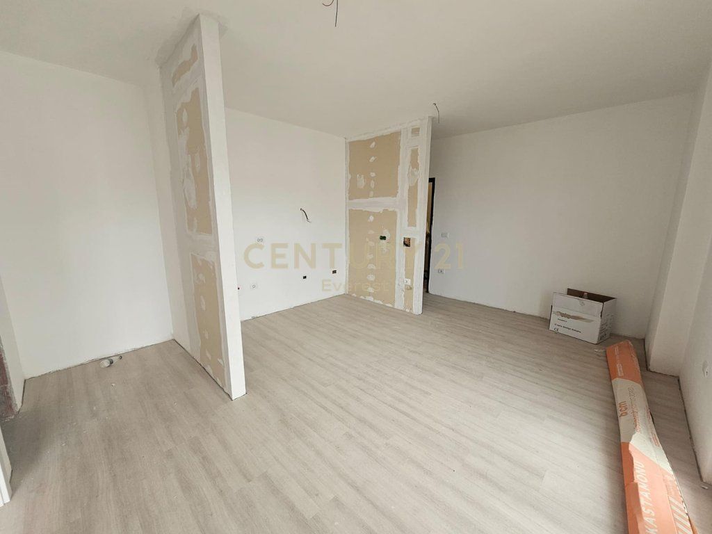 Apartament 1+1 per shitje te Zogu i Zi