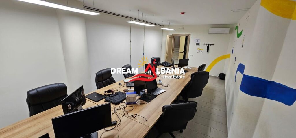 Locale Commerciale/Ufficio in Vendita nel centro di Shkodra (ID 4161094)
