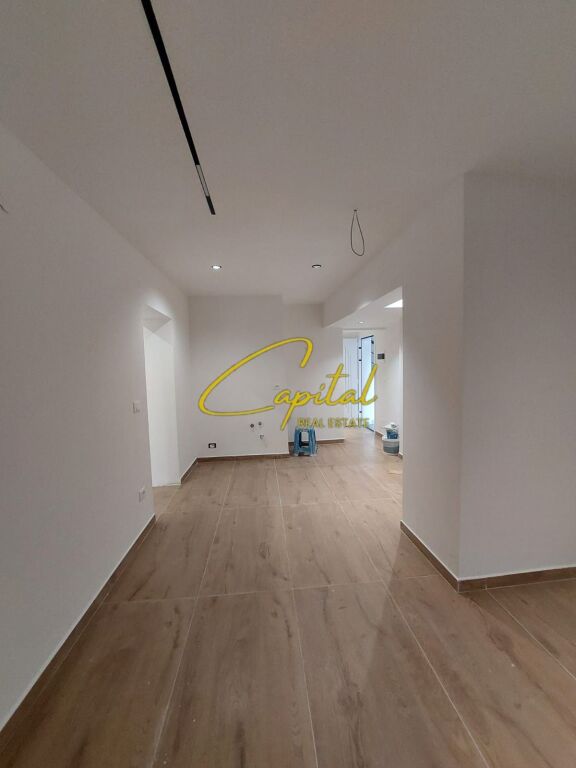 BUSINESS PREMISES FOR RENT 50 M2 NEW MARKET 50,000 LEKE