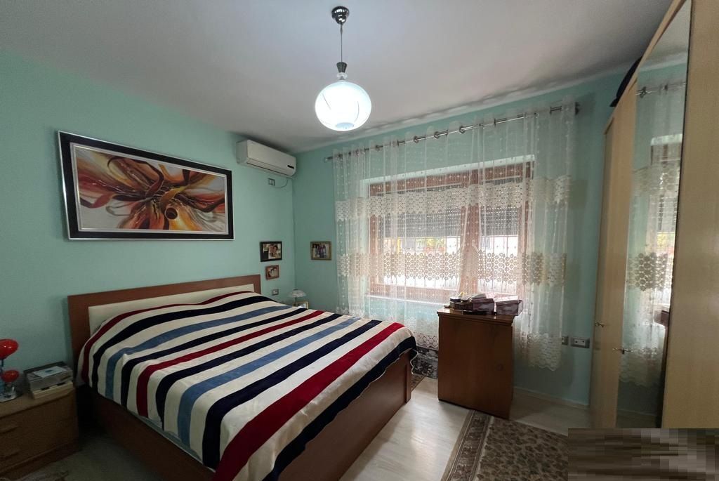 AFFITTASI APPARTAMENTO 2+1 CON CUCINA SEPARATA IN VIA KAVAJA!