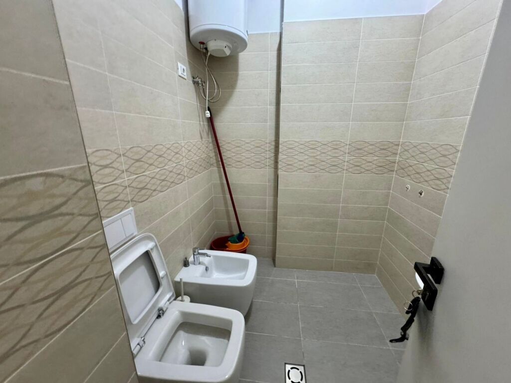 📣 QERA Ambient Per Zyra 📍 Komuna Parisit, Kompleksi "Kika 2" ✨