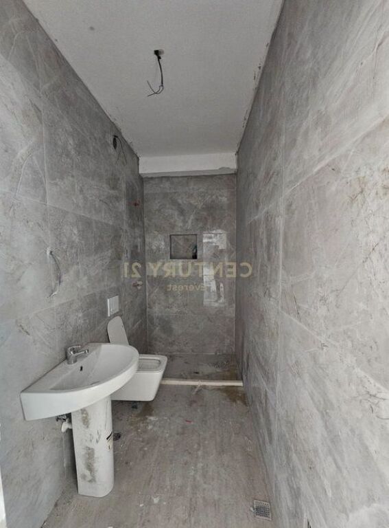 SHESIM APARTAMENT 1+1 ZOGU I ZI