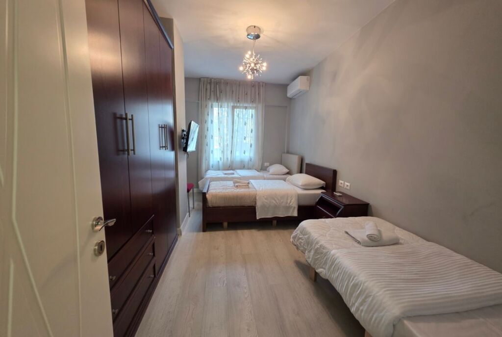 Tek Rruga Barrikadave Shitet Apartament Me Cmim Okazion 2290€/m²!