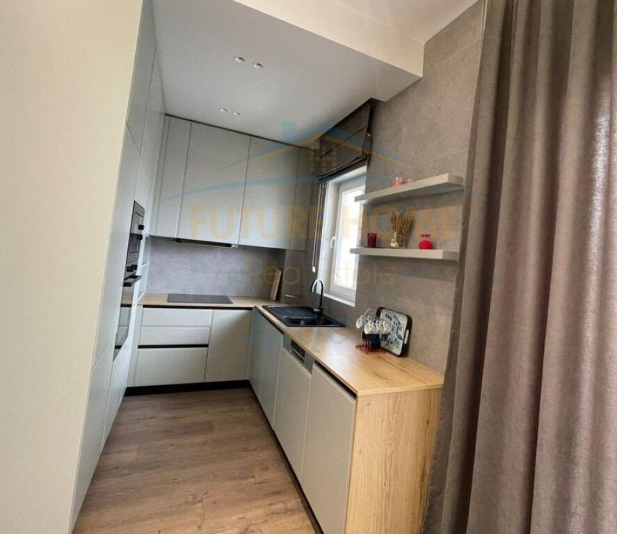Qera, Apartament 3+1+2, Kopshti Botanik, Tiranë.