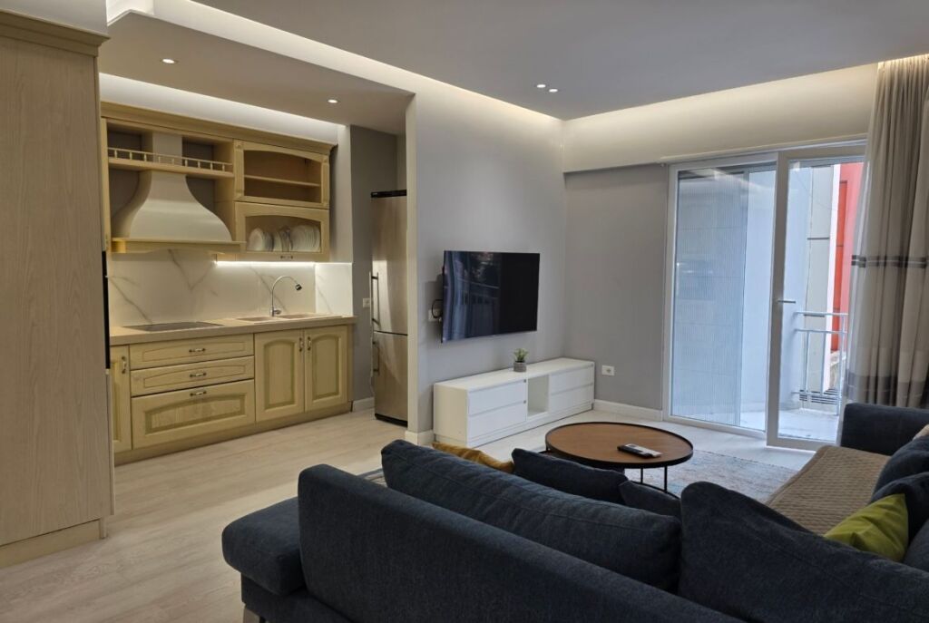 Tek Rruga Barrikadave Shitet Apartament Me Cmim Okazion 2290€/m²!