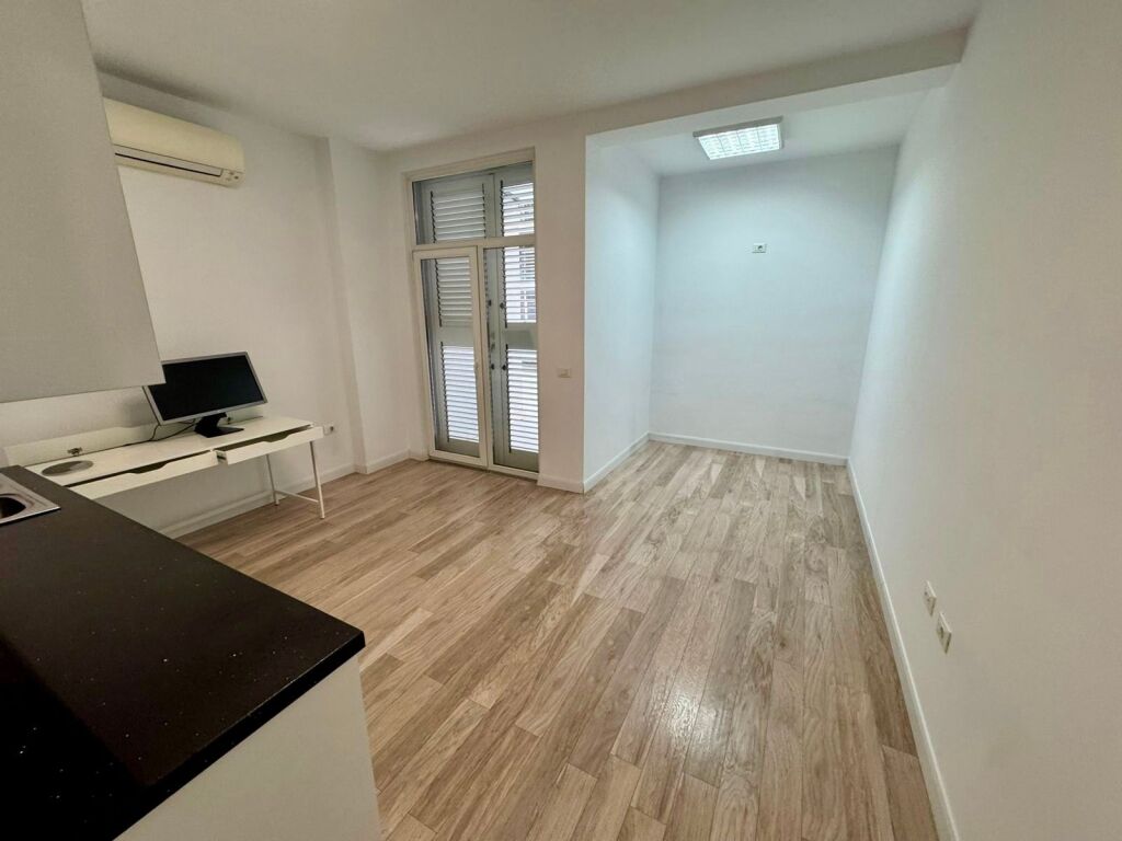 📣 QERA Ambient Per Zyra 📍 Komuna Parisit, Kompleksi "Kika 2" ✨